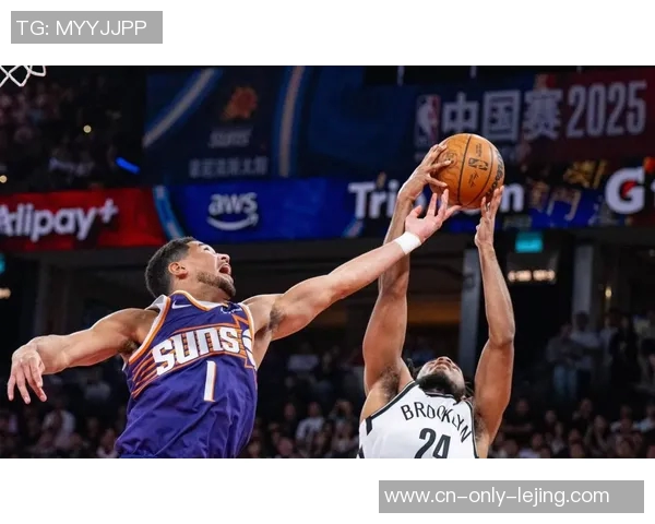 雄鹿队与活塞激战正酣球迷期待精彩对决与精彩瞬间 雄鹿队与活塞激战正酣球迷期待精彩对决与精彩瞬间